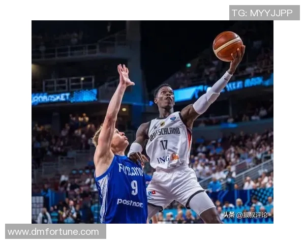 丹尼斯施罗德的篮球之路与职业生涯的辉煌成就分析