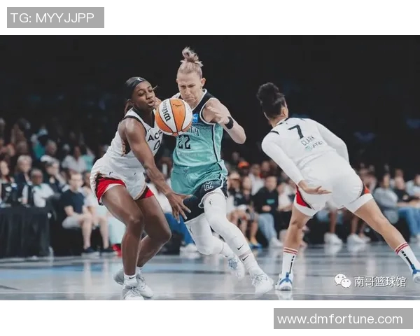 WNBA火花与自由人激战正酣谁能在季后赛中笑到最后